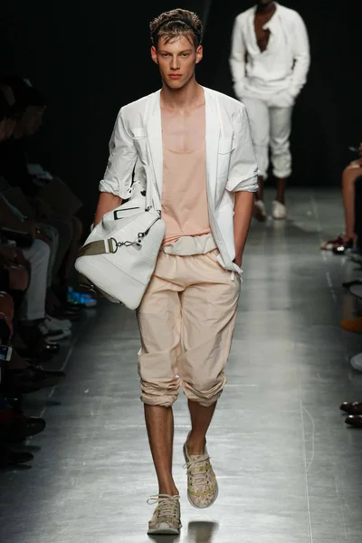 Look 22